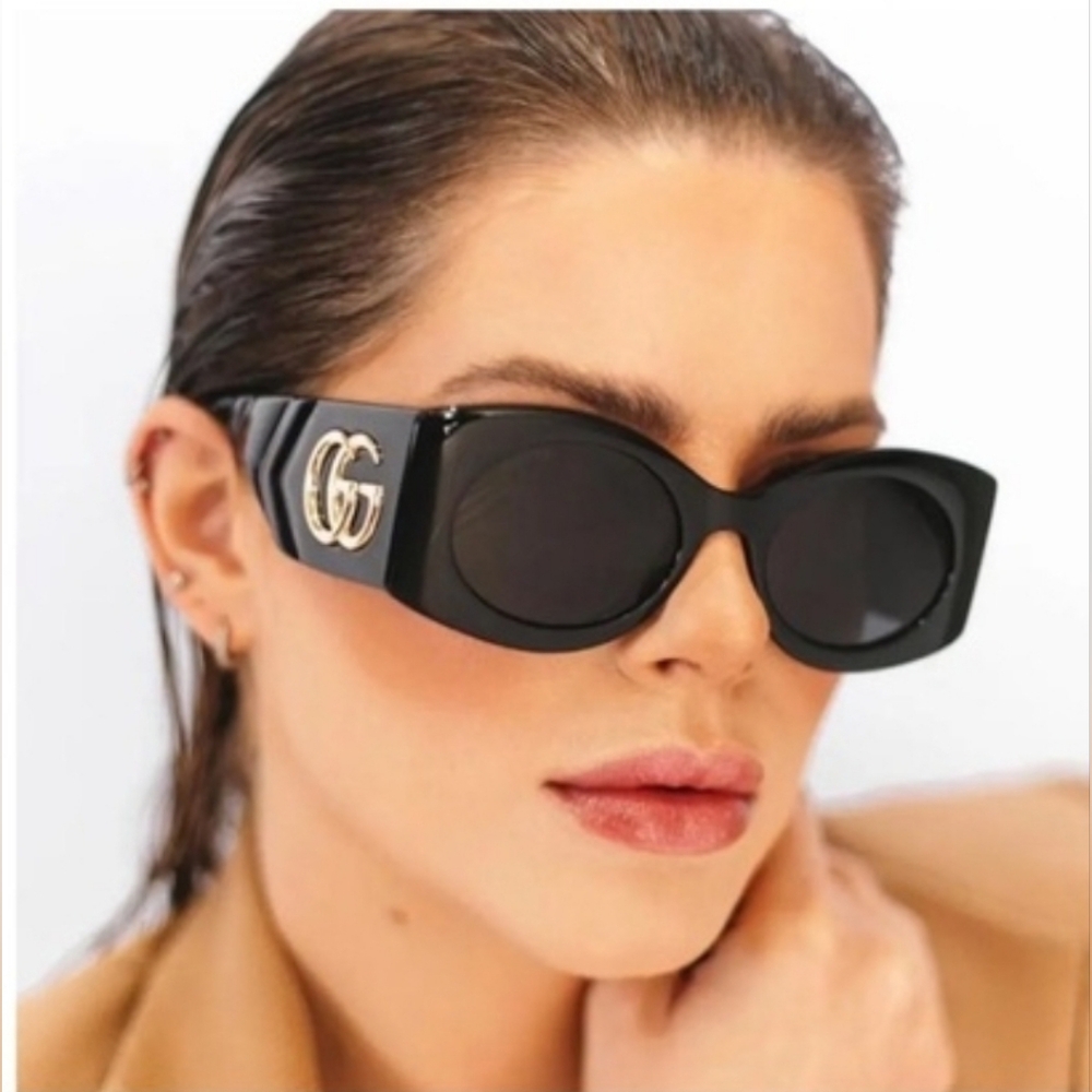 100% Authentic New Gucci Black Cat-Eye Sunglasses with Gold Double-G Logo